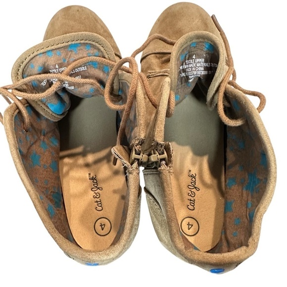 Cat & Jack Girls Faux Suede Beige Lace Up Side Zip Wedge Ankle Boots Size 4 - Picture 8 of 10